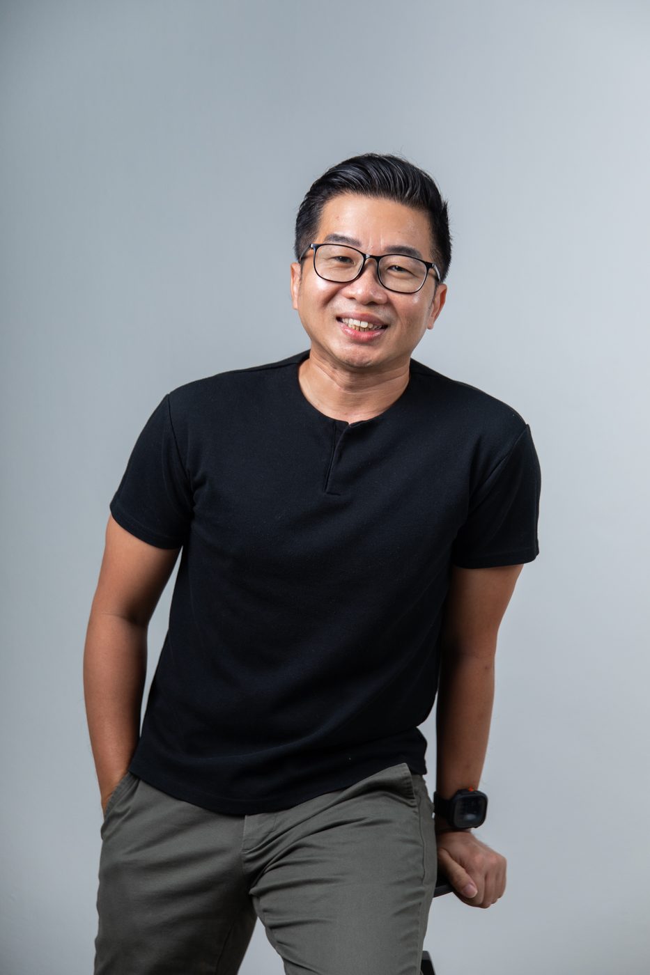Professional corporate headshot Singapore — male executive studio portrait