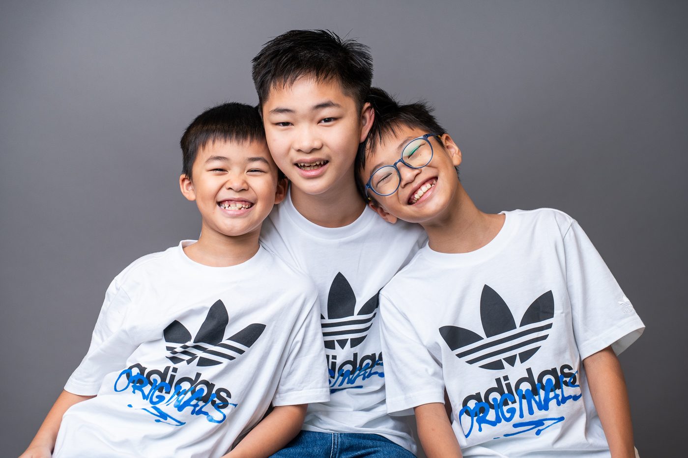 Family portrait studio Singapore — large family group photoshoot at The Portrait Room